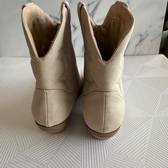 Soda Women Cowgirl Western Stitched Ankle Boots Pointed Toe Short Booties Size 7 - Picture 8 of 10